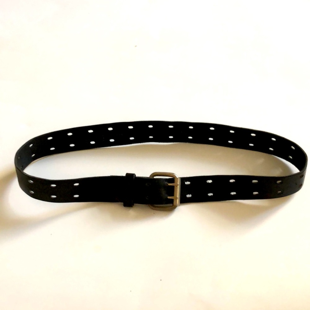 Levi’s Black belt Leather Double Perforated silver hardware Excellent Condition